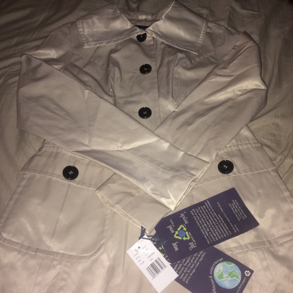 Trench Coat Tan Small Green with Envy NWT